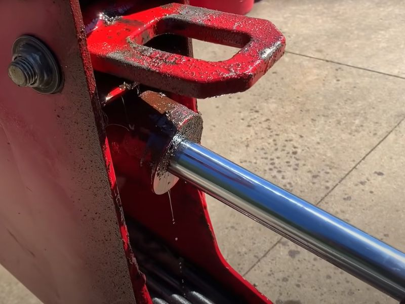 Hydraulisk cylinderstempelstang: almindelige problemer og reparation