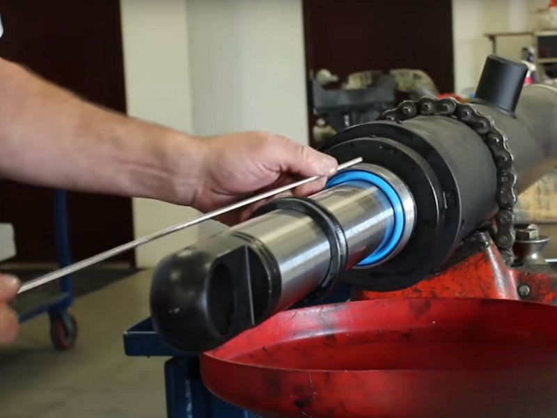 Sådan genopbygges en teleskopisk hydraulisk cylinder